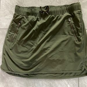 Athleta size small skort army green